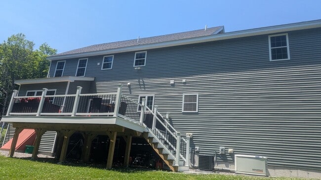 Building Photo - ***Please Respond Directly to the Online Listing, Calls May Not Be Returned***