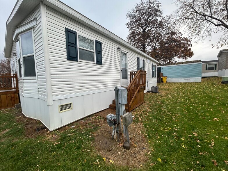 Building Photo - 2361 Oakgrove Dr