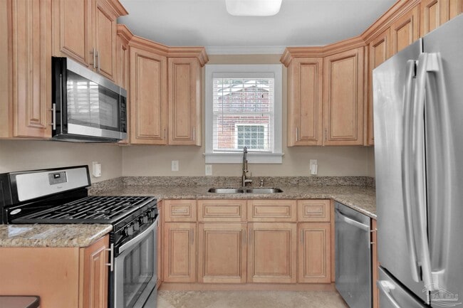 Building Photo - 1717 N 16th Ave