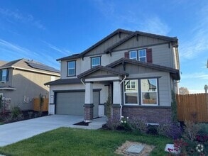 Building Photo - Manteca 5 Bedroom, 3 Bath Executive Style ...