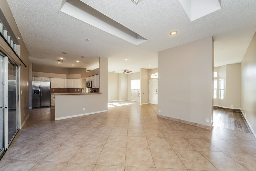 Building Photo - 984 Lake Breeze Dr