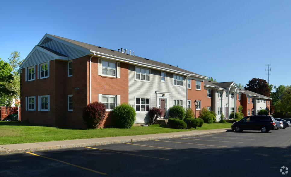 Green Knolls Drive Apartments