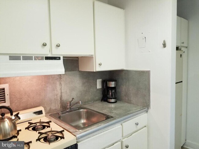 Building Photo - 1011 Arlington Blvd