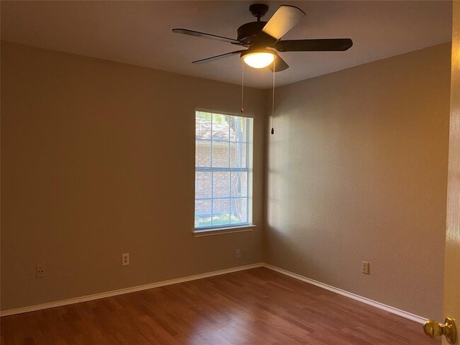 Building Photo - 1208 Tremont Dr