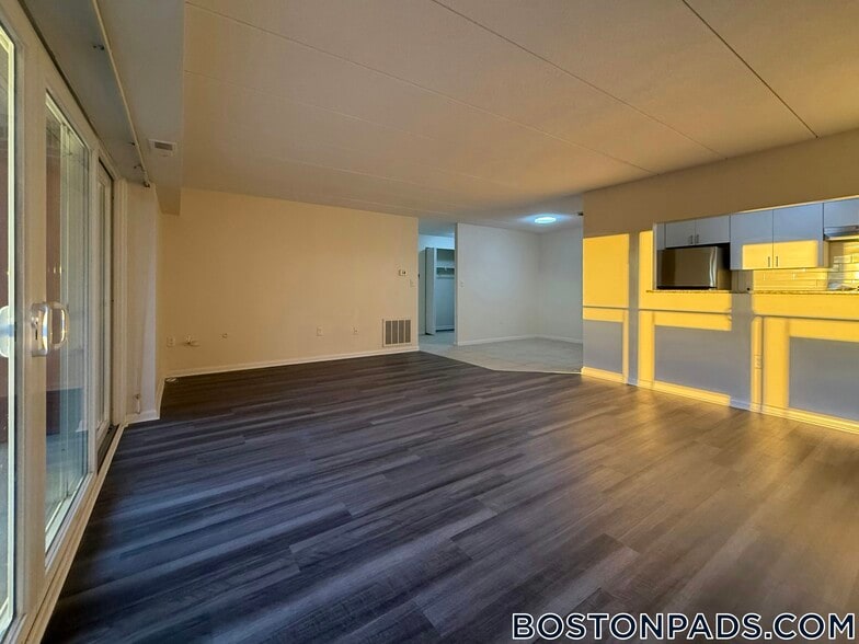 Building Photo - 51 Hill Rd