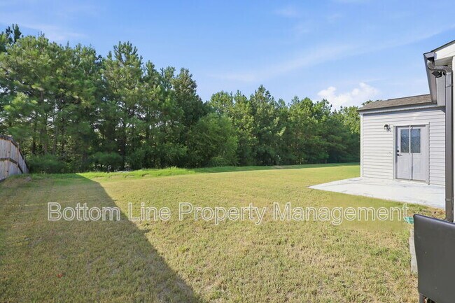 Building Photo - 2230 Bethpage Dr