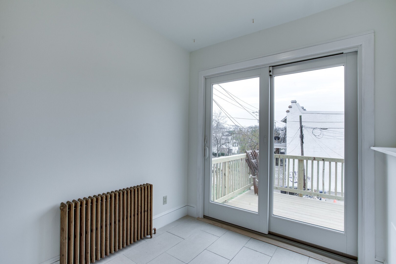 Living area - 702 Ingraham St NW