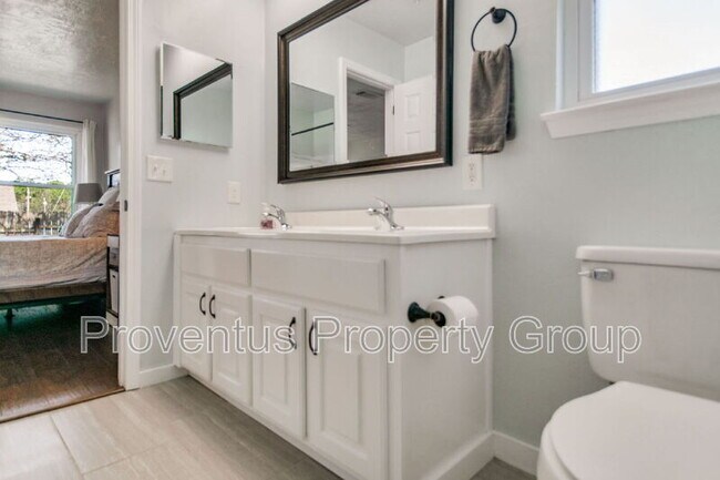 Building Photo - 3661 London Rd