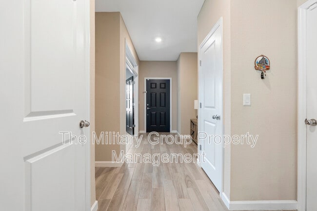 Building Photo - 383 St Vincent Dr