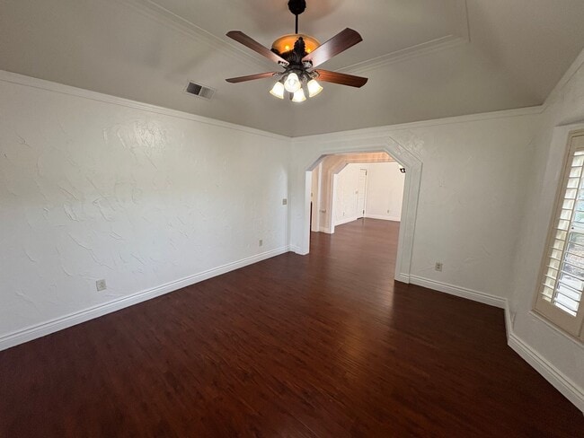 Building Photo - Entertainer delight rental home located in ''The Lakes'' subdivision Coming soon *Private Showing...