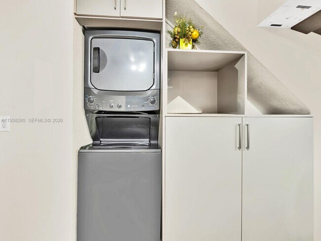 Building Photo - 13564 NW 7th St