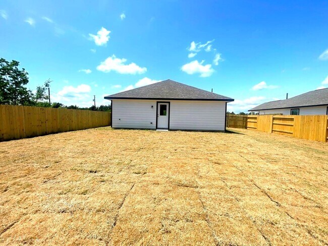 Building Photo - 350 Rd 5105