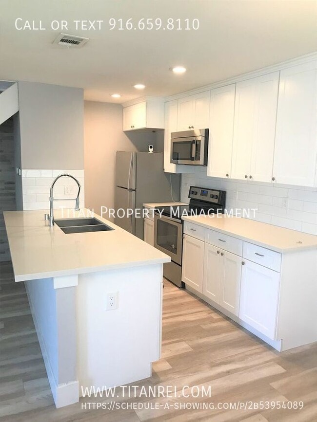 Building Photo - 2013 Benita Dr