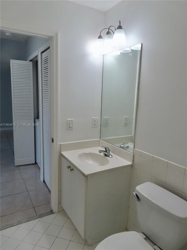 Building Photo - 3398 NE 9th Dr