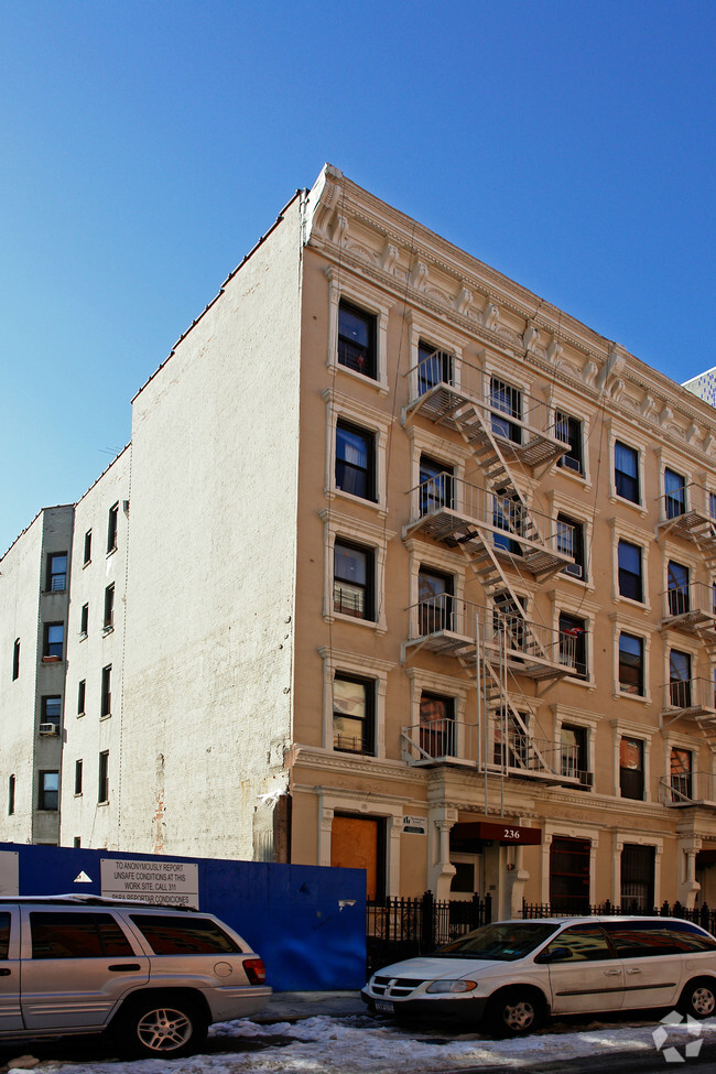 Building Photo - 236 E 118th St