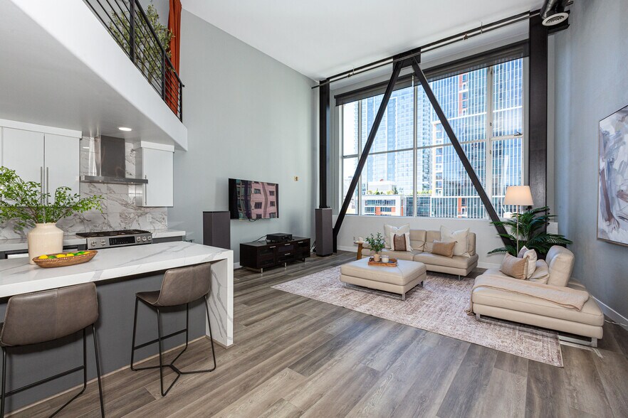 Building Photo - 346 1st St