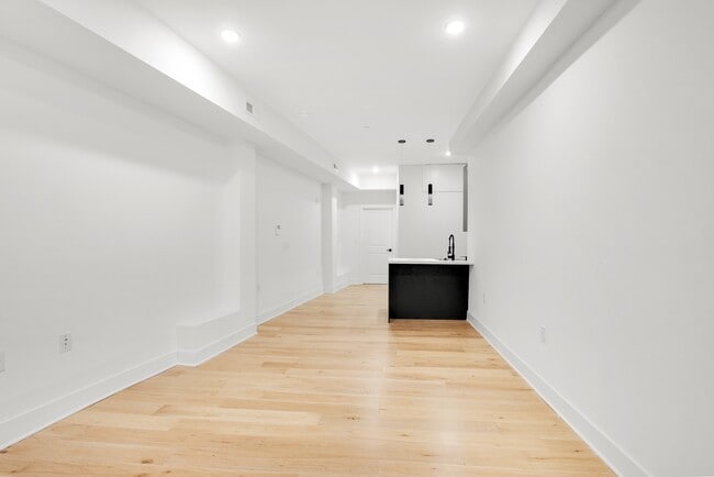 Building Photo - 1328 S 9th St