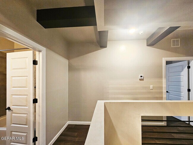 Building Photo - 13185 Tiverton Rd