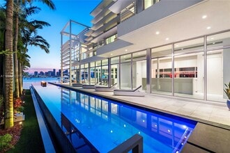 Building Photo - 440 S Hibiscus Dr