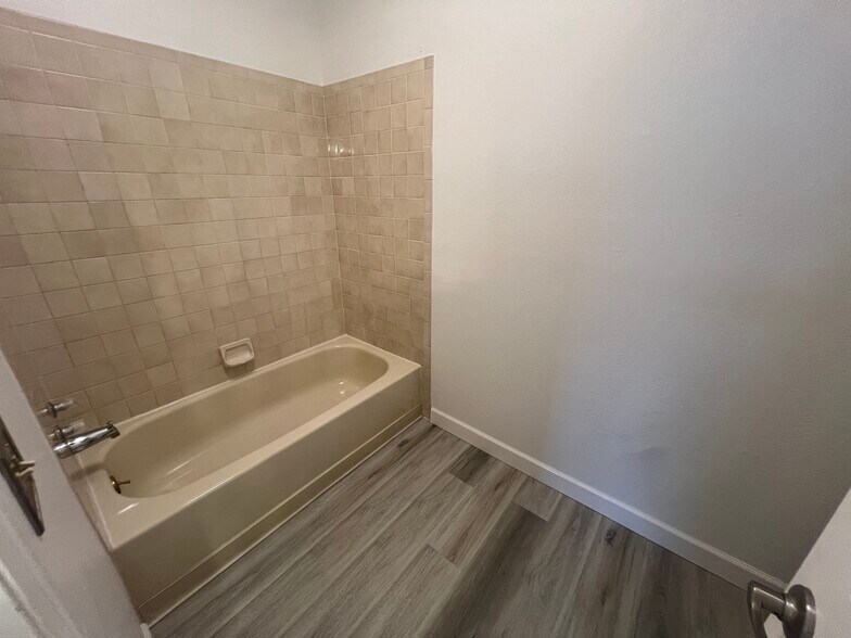 Building Photo - 7872 Brandy Cir