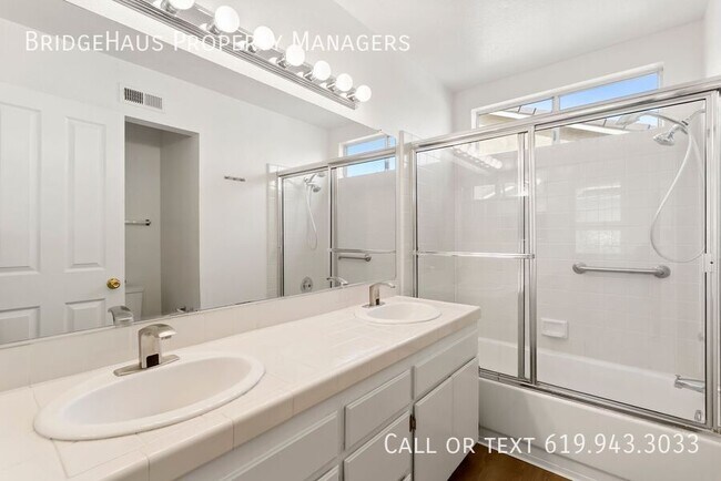 Building Photo - 10998 Corte Playa Barcelona