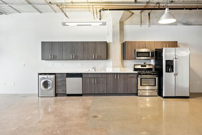 Primary Photo - 825 East 4th St