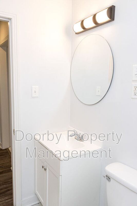 Building Photo - 2027 Lee St