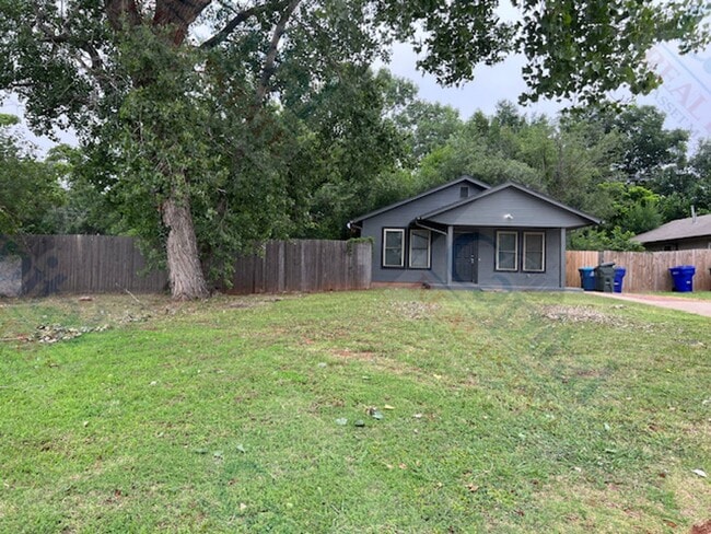 Building Photo - Relaxing Front Porch