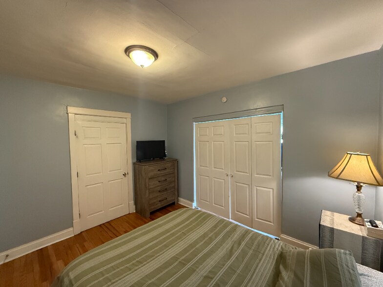 Building Photo - 5225 Bancroft Ave