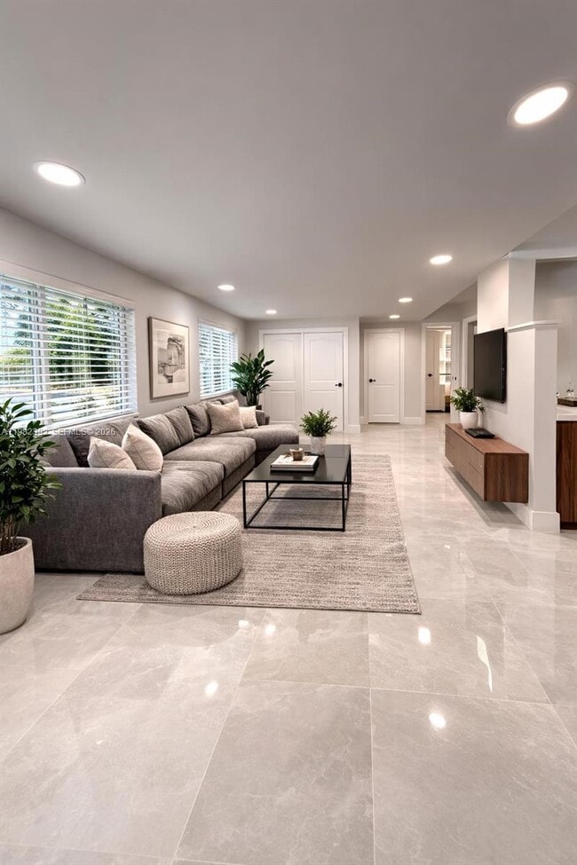 Building Photo - 916 NE 2nd St