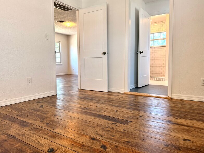 Building Photo - 7220 1st Ave N