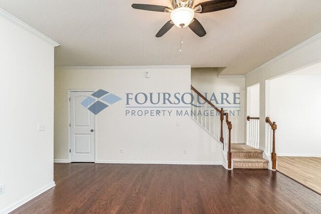 Building Photo - Townhome | Washer/ Dryer Included |Fenced ...