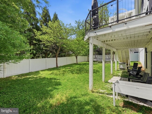 Building Photo - 2504 12th St N