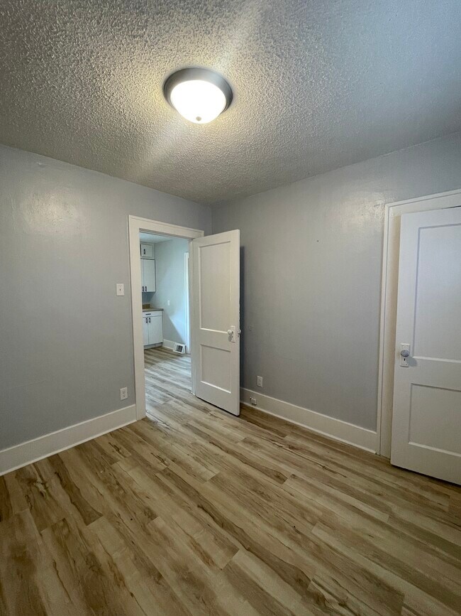 Building Photo - 501 S 34th St