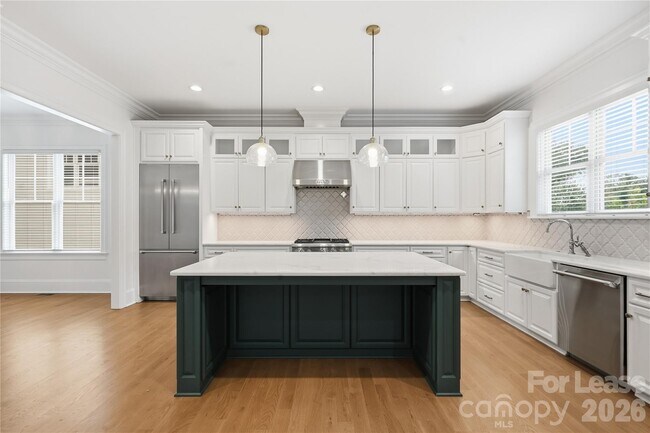 Building Photo - 404 Iverson Way