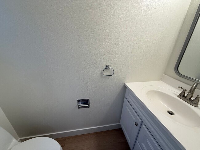 Building Photo - TWO BEDROOM END UNIT TWO-STORY CONDO WITH GREAT VIEWS IN SAN RAFAEL