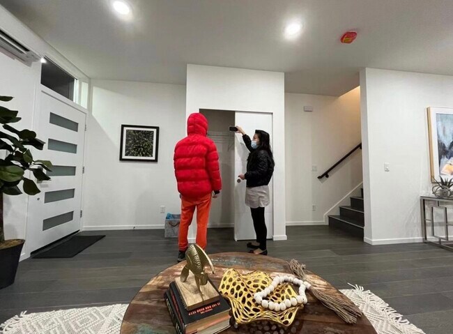 Building Photo - 13735 35th Ave NE