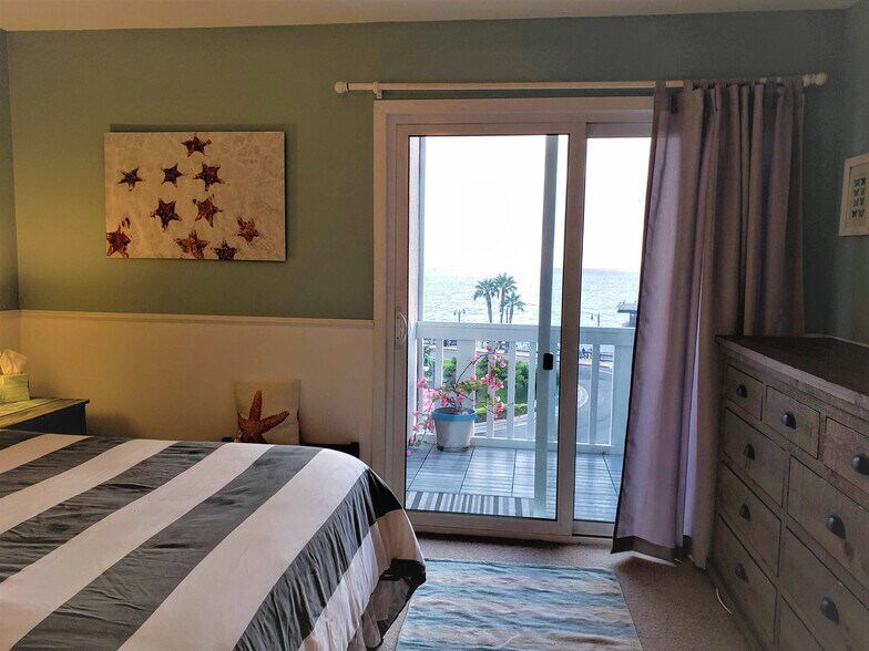 Bed #2 with ocean view nad balcony - 665 The Village