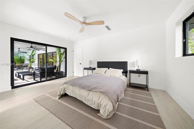 Building Photo - 15121 SW 69th Ct