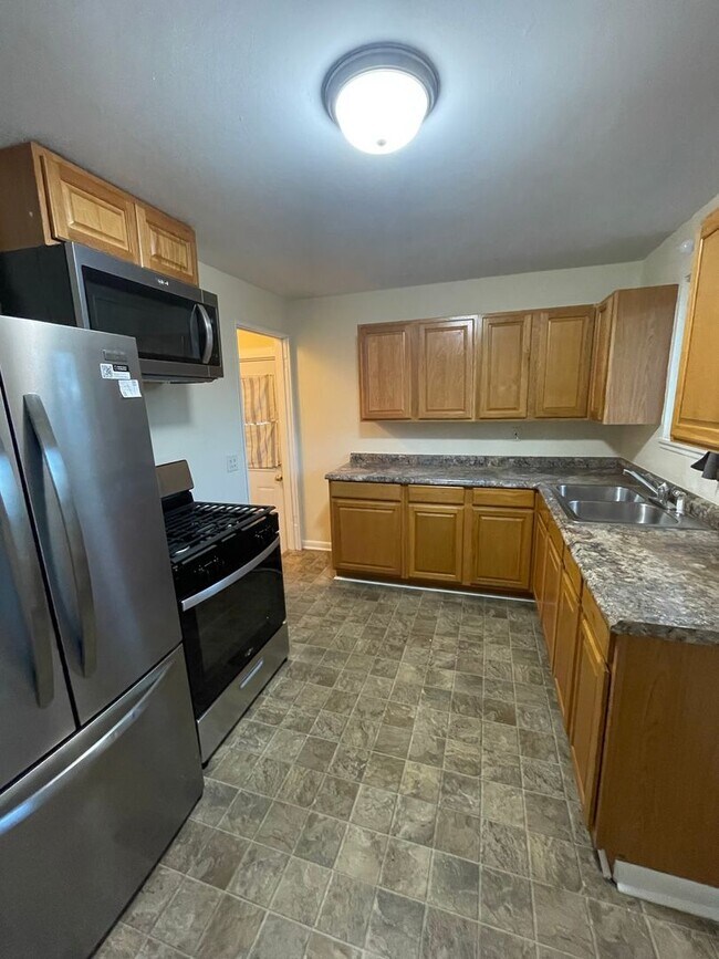 Building Photo - Three Bedroom Ranch Home - AA/Pittsfield Township