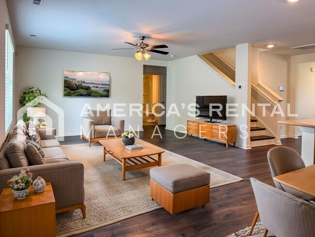 Building Photo - Move-in Special! Beautiful 5 Bed, 2 Bath h...