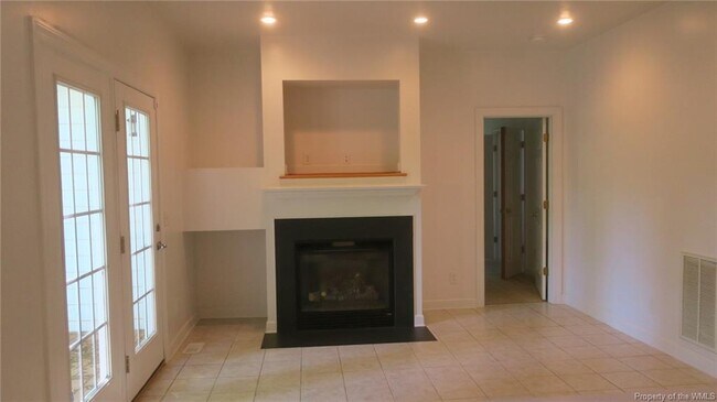 Building Photo - 128 Great Glen