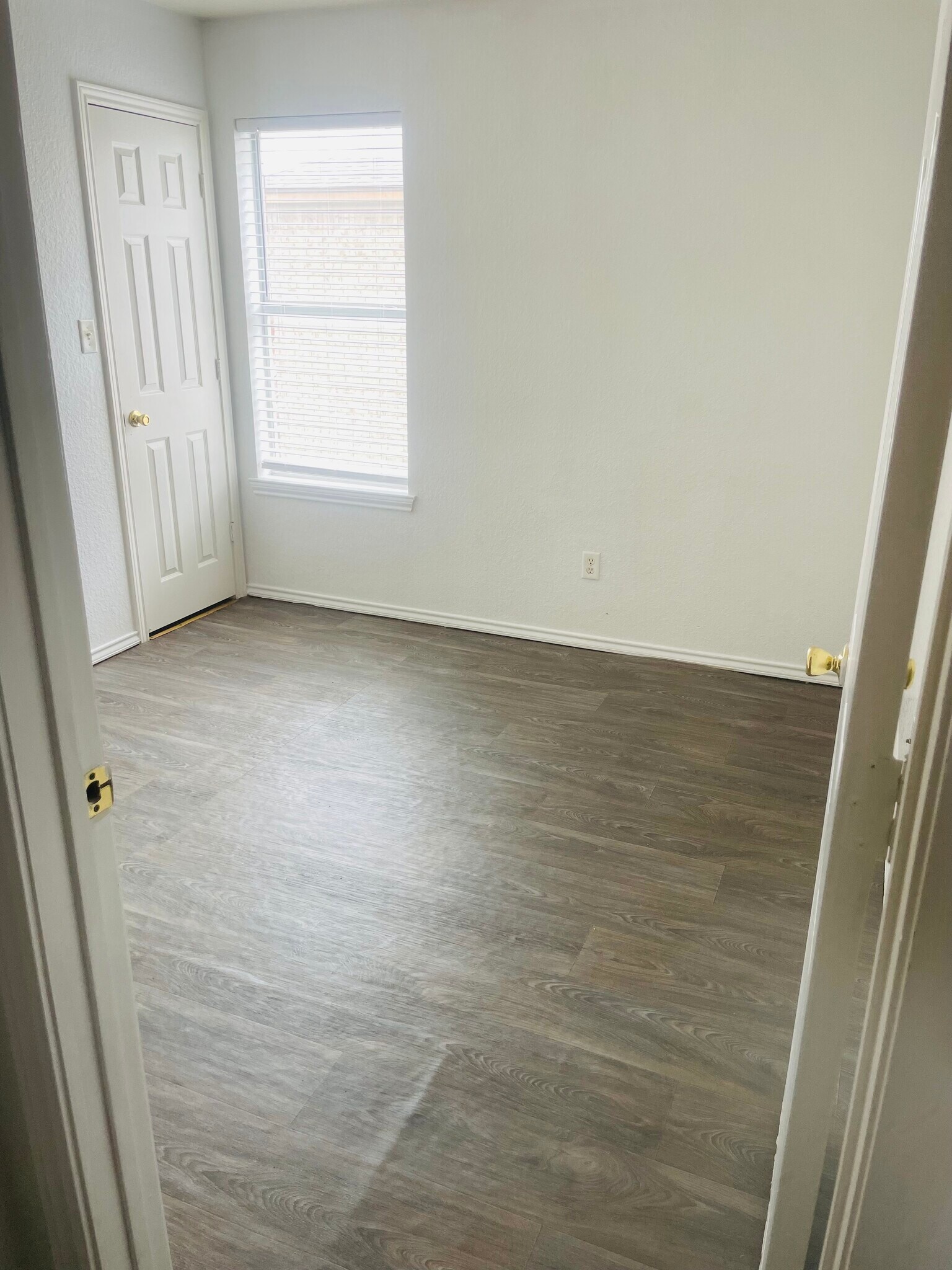 Building Photo - 2804 Cantabrian Dr