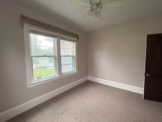 Building Photo - This charming home has two bedrooms and on...