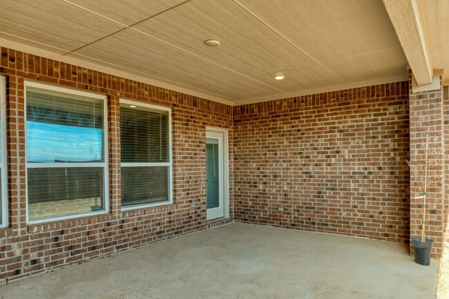 Building Photo - Beautiful 4 Bedroom, 3 Car Garage, Single Story Home in Celina!