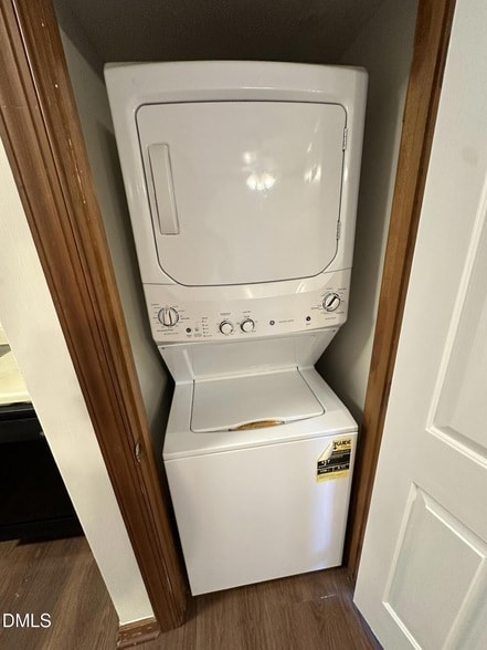 Building Photo - 3607 Helix Ct