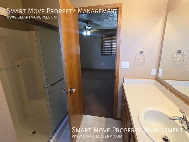Building Photo - 2593 N Ridgebury Way