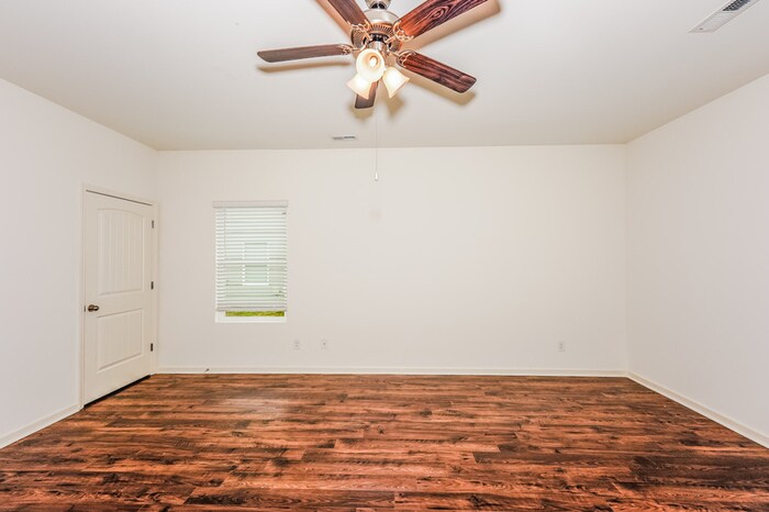 Building Photo - 5587 Timber Leaf Lp
