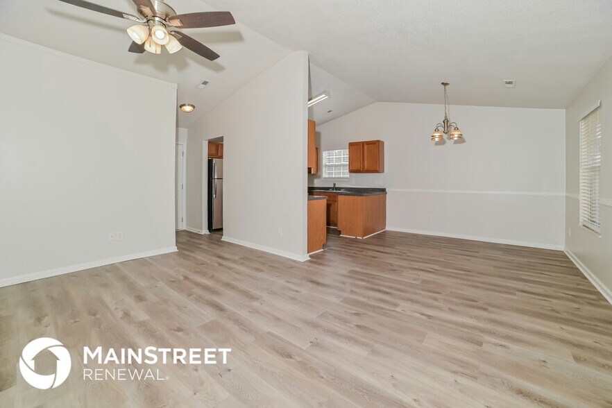 Building Photo - 5051 Cattail Ln
