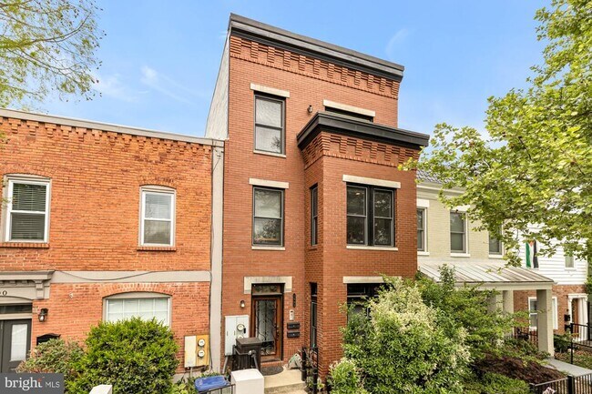 Building Photo - 1502 10th St NW